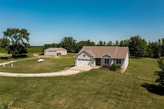 2759 325th St, Walker, IA 52352