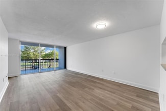 10825 SW 112th Ave Unit 318, Miami, FL 33176