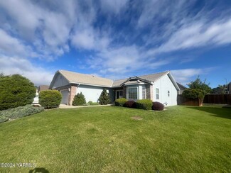 7313 Summitview Ave, Yakima, WA 98908
