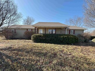 461 27th Rd NW, Lebo, KS 66856