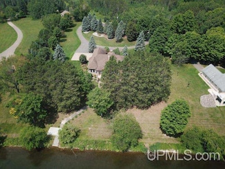 202 Cataldo Dr, Iron River, MI 49935