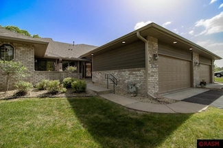 18015 Judicial Way N, Lakeville, MN 55044