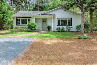 1369 Linden Rd, Aberdeen, NC 28315