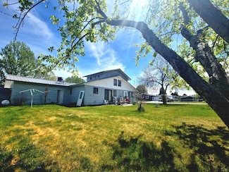 512 S Oak St, Townsend, MT 59644