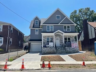 32 Margaretta Ct, Staten Island, NY 10314