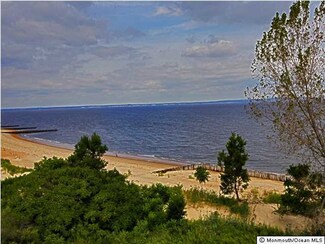 54 Golden Eye Ln, Port Monmouth, NJ 07758