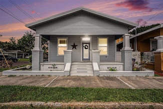 1902 N Tampania Ave, Tampa, FL 33607