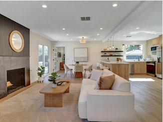 670 S Highland Dr, Palm Springs, CA 92264