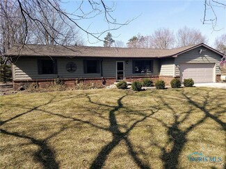 3835 Briar Ln, Swanton, OH 43558