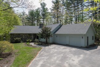 5 Beach Rd, Casco, ME 04015