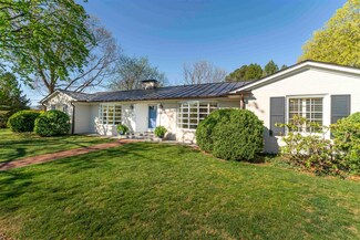 1011 Fairway Dr, Waynesboro, VA 22980