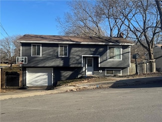 1012 S 10th St, Atchison, KS 66002