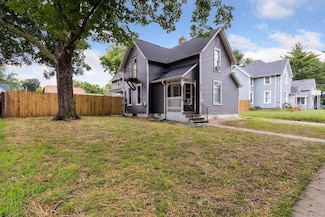 934/934.5 Vine St, Beloit, WI 53511