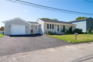 4 Old Willis Rd, Cumberland, RI 02864
