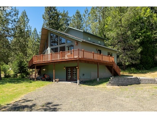 140 Old County Ln, Myrtle Creek, OR 97457
