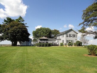 48W020 Scott Rd, Big Rock, IL 60511