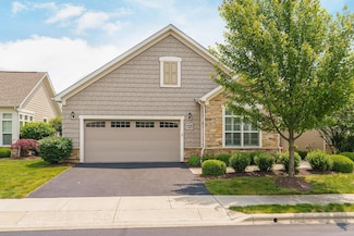 6843 Garden View Dr, Westerville, OH 43082