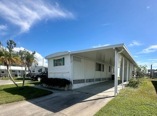 115 5th St E, Nokomis, FL 34275