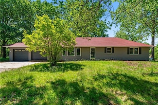 2081 Willow Ln, Wood Heights, MO 64024