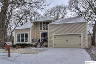 909 Ridgewood Ct, Bellevue, NE 68005