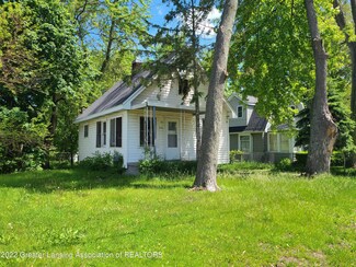 536 Hylewood Ave, Lansing, MI 48906