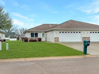 602 Circle Dr, Wabasha, MN 55981