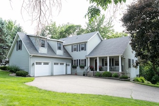 6045 Galpin Lake Rd, Excelsior, MN 55331