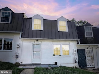 1852 Village Green Dr Unit E-122, Hyattsville, MD 20785