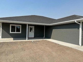 1514 Cattle Trail St, Goodland, KS 67735