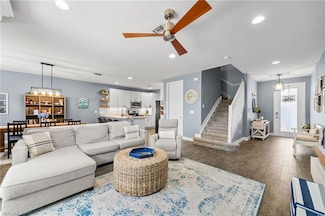7894 Bristol Cir, Naples, FL 34120