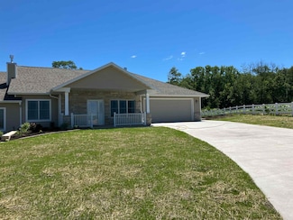 303 Parkview Ave, Shullsburg, WI 53586