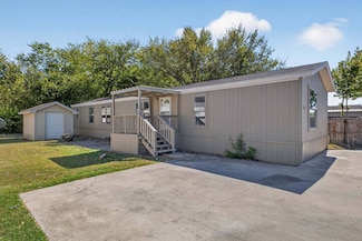 421 Sandy Bass Ln, Newark, TX 76071