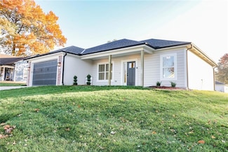 218 N Boardman St, Pleasant Hill, MO 64080