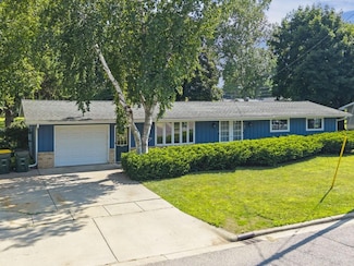 705 Ray St, Prairie Du Sac, WI 53578