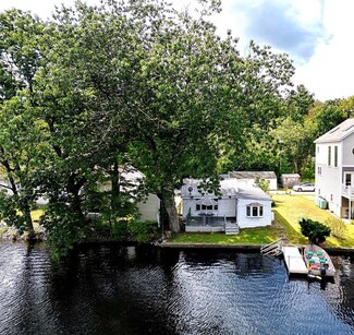 23 Shore Dr, Goffstown, NH 03045