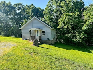 138 Main, Panama, IL 62077