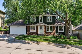 9873 Colby Ave, Clive, IA 50325