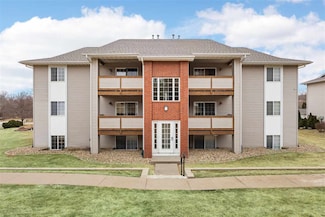 2432 Rushmore Dr, Iowa City, IA 52246