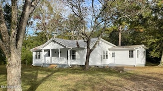 7316 Highway 613, Moss Point, MS 39563