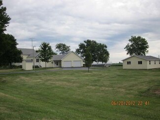 18444 University Rd, Malta, IL 60150