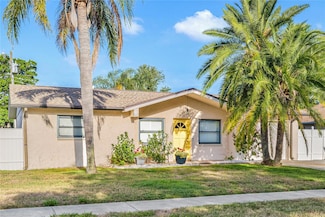 715 Charlotte Ave, Tarpon Springs, FL 34689