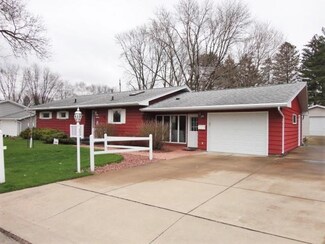 1035 7th Ave, Platteville, WI 53818