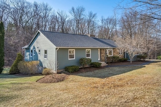 37 Finlay Rd, Fiskdale, MA 01518