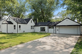 23819 Wellington Ave, Warren, MI 48089