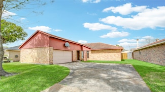9831 Shell Rock Rd, La Porte, TX 77571