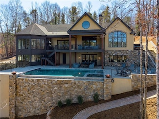 108 Ivy Hollow Ct, Six Mile, SC 29682