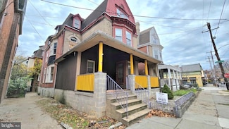 902 S 47th St, Philadelphia, PA 19143