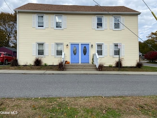 1 2nd St, Schaghticoke, NY 12154
