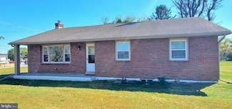 2398 N Kistler Ct, Fogelsville, PA 18051