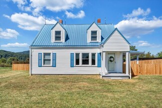 1049 Oddfellows Rd, Vinton, VA 24179